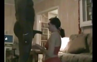 XXX Eine sanfte reife frauen nackt videos Berührung der Klitoris, damit sie einen Orgasmus hat.
